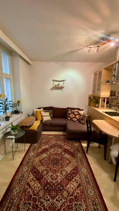 Lovely Apartment In The Centre, Street Level And Inner Yard Helsinki Exterior photo
